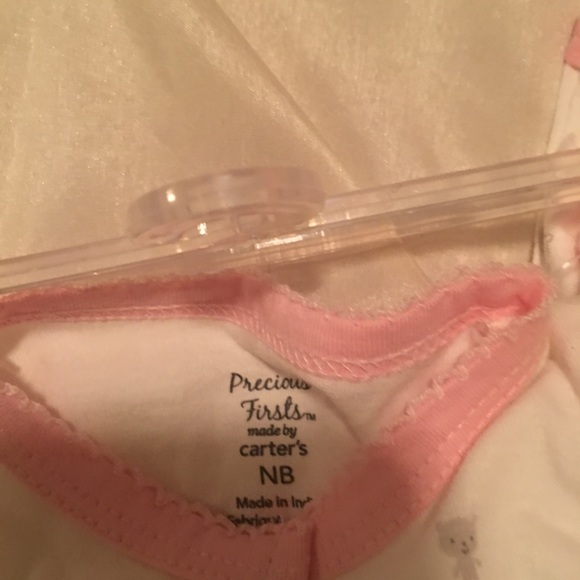 A Great Gift! NWT Carter’s 2pcs Set - Picture 3 of 3